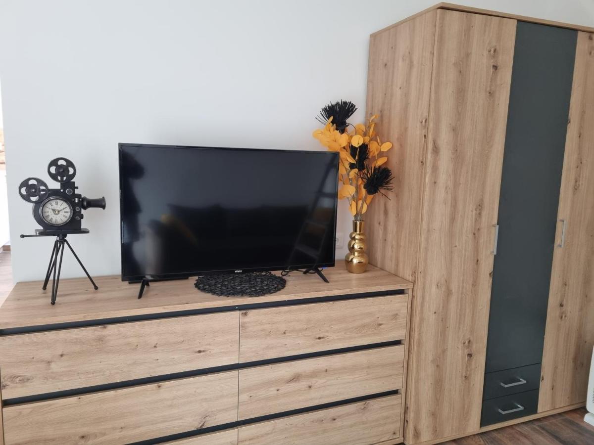Retro Chic Studio Пула Екстериор снимка