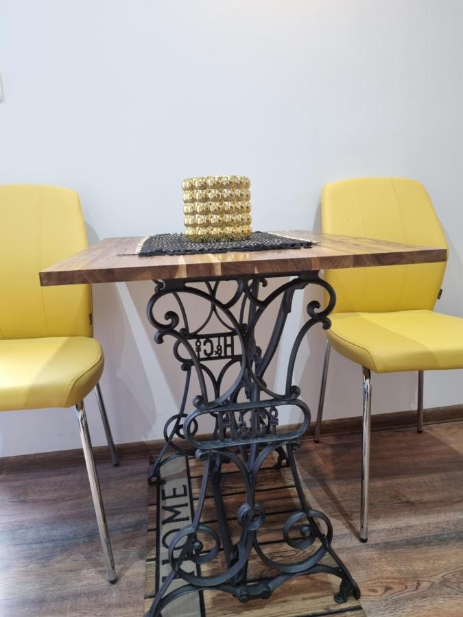 Retro Chic Studio Пула Екстериор снимка