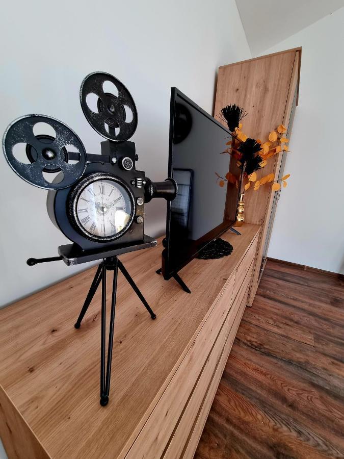 Retro Chic Studio Пула Екстериор снимка